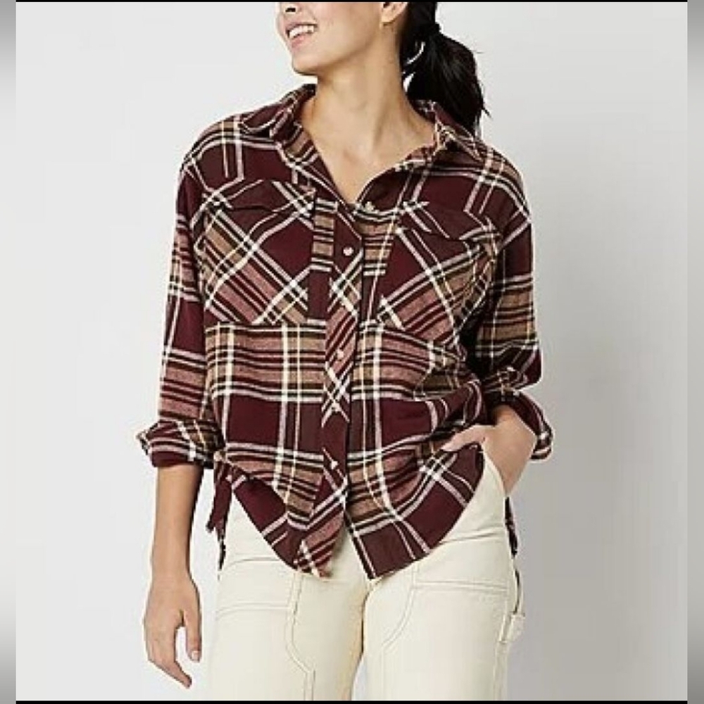 Arizona Juniors Womens Long Sleeve Adaptive Oversized Button-Down Shirt